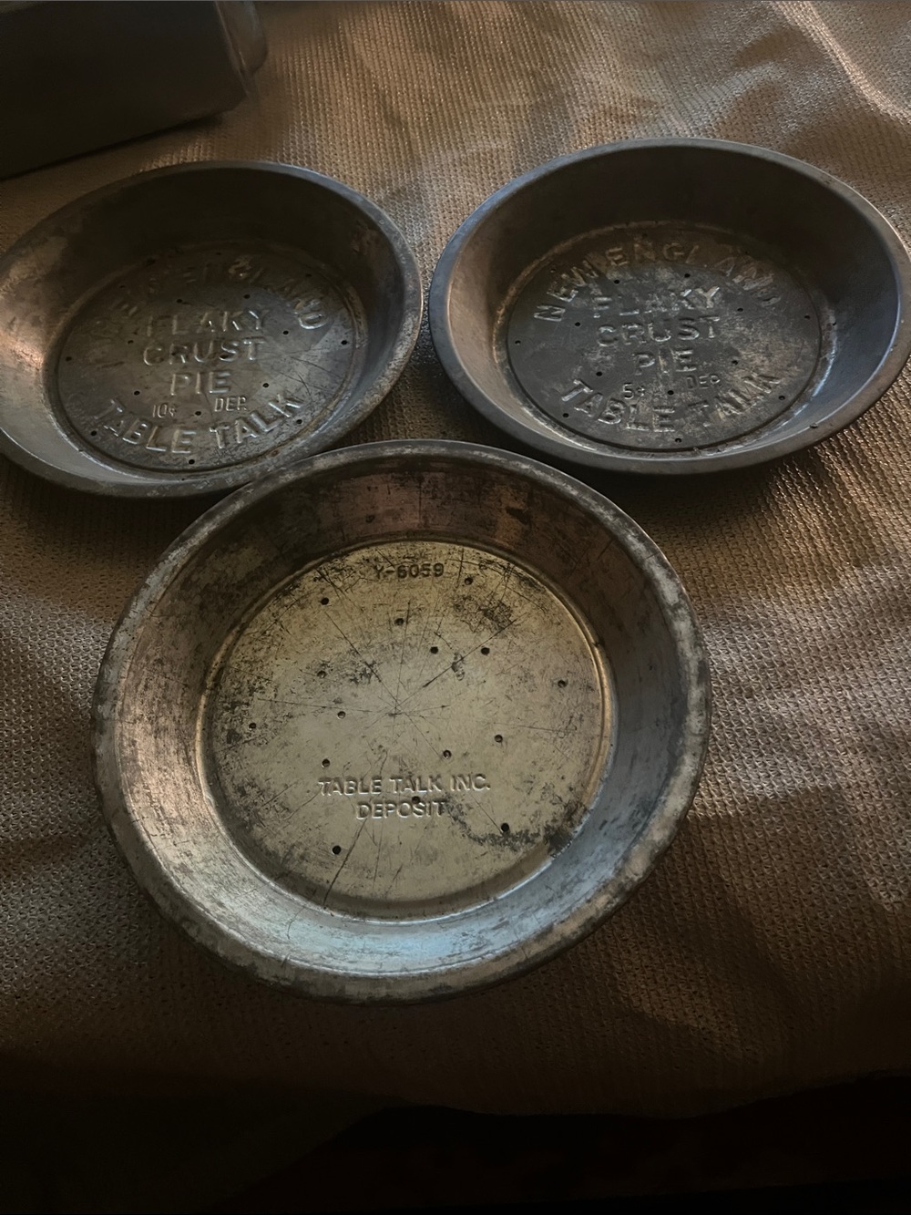 Vintage Heavy-Duty Pie Crust Pans - Silver 5 cent 10 cent   deposit  different